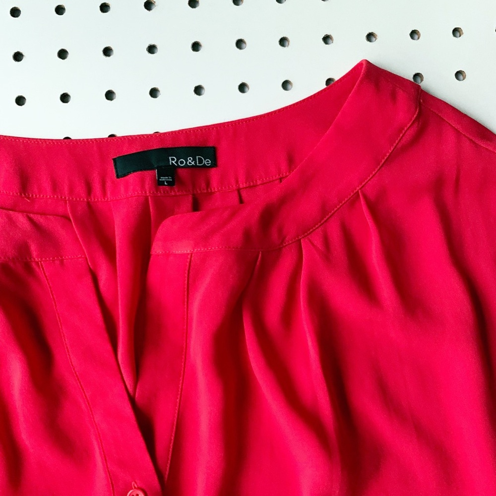 RO&DE sleeveless red button down split neck - Picture 2 of 6